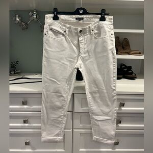White cropped skinny jeans